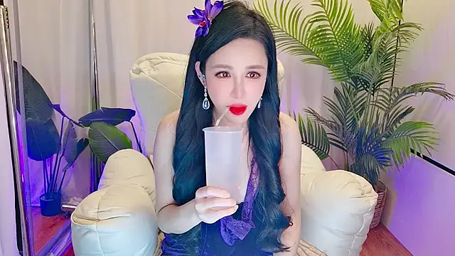 Snapshot of Vv123668 chatting on November 10, 12:10 pm Vv123668 online show from November 10, 12:10 pm