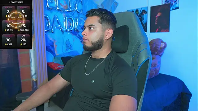 Tiler wolker online show from April 3, 8:59 pm