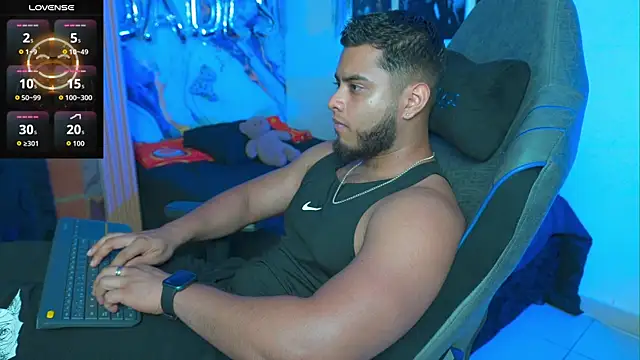 Tiler wolker online show from April 4, 11:55 pm