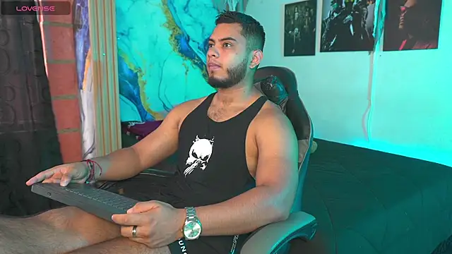 Tiler wolker online show from November 2, 3:50 pm