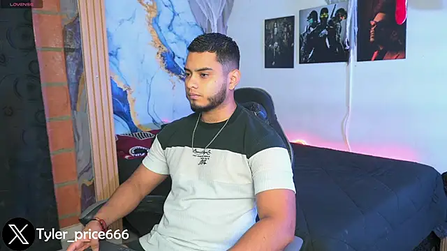 Tiler wolker online show from November 15, 10:03 pm