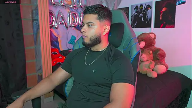 Tiler wolker online show from April 22, 12:50 am