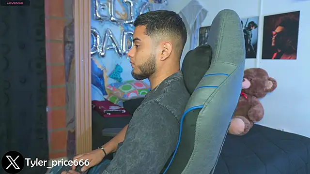 Tiler wolker online show from January 9, 2:18 am