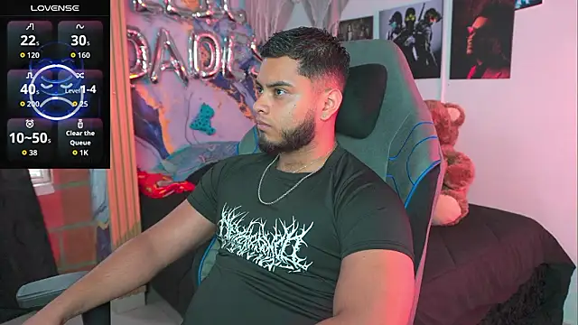 Tiler wolker online show from March 28, 9:38 pm