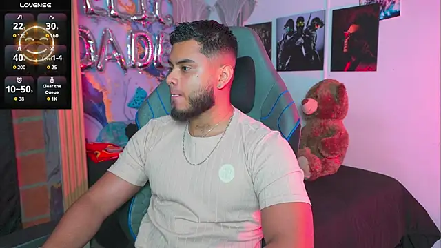 Tiler wolker online show from April 14, 12:15 am