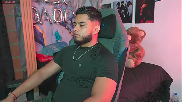 Tiler wolker online show from April 1, 11:34 pm