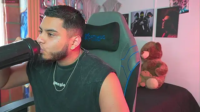 Tiler wolker online show from March 9, 8:34 pm