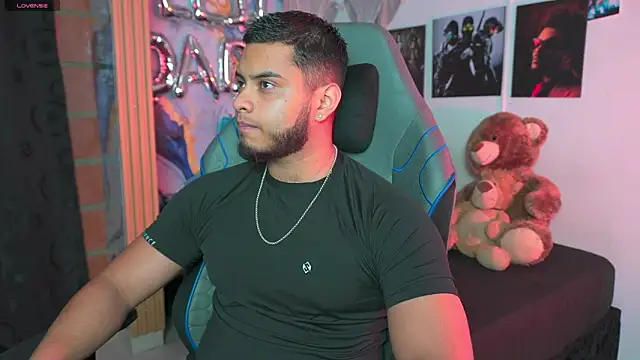 Tiler wolker online show from March 14, 1:22 am