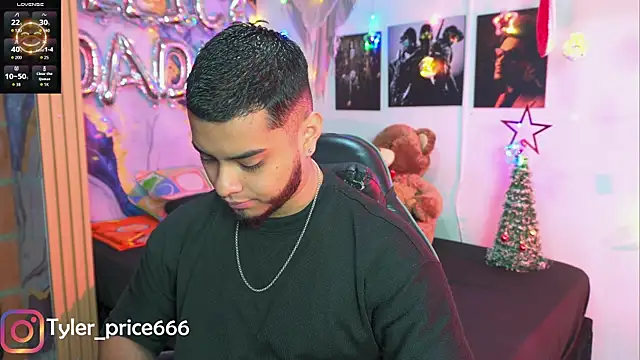 Tiler wolker online show from December 20, 4:37 am