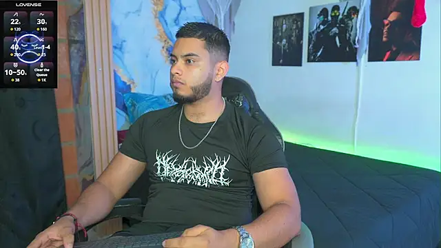 Tiler wolker online show from November 29, 4:01 am