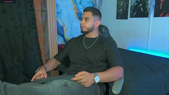 Tiler wolker online show from November 27, 1:39 am