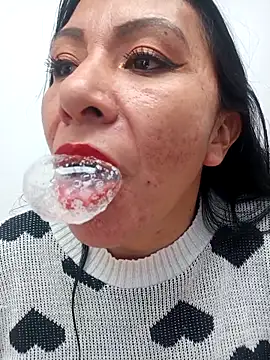 Snapshot of Esmeralda_546 chatting on February 24, 1:56 pm Esmeralda 546 online show from February 24, 1:56 pm