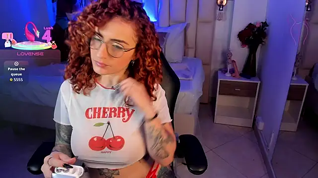 catalehia moonlightt online show from April 2, 1:07 pm