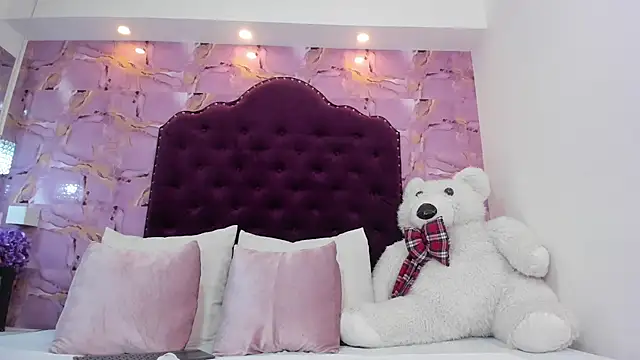 Snapshot of naomy_sexy_ chatting on November 27, 11:43 am naomy sexy online show from November 27, 11:43 am