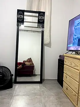 alexmendoza22 online show from December 5, 9:34 pm