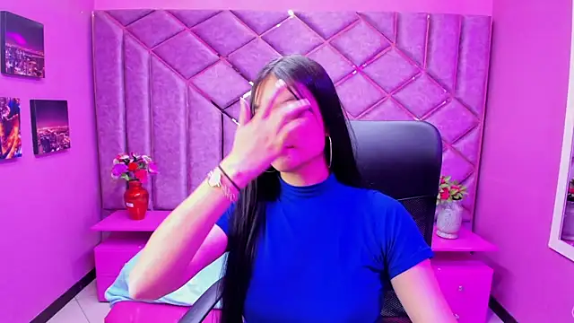 Charlotte Rosy online show from November 8, 8:45 pm