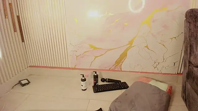 NhoanBrunette online show from April 15, 7:58 pm