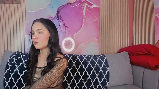 NhoanBrunette online show from December 4, 1:32 pm