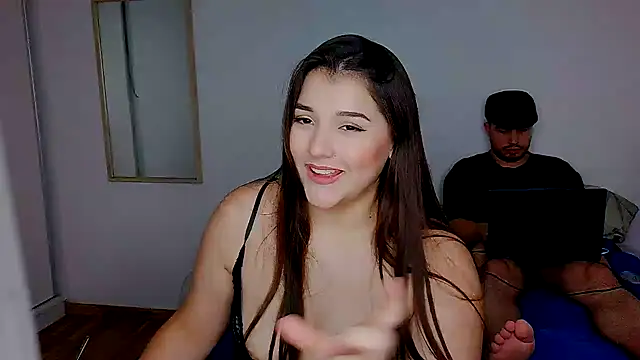 Snapshot of angietubebe chatting on June 11, 3:14 am angietubebe online show from June 11, 3:14 am