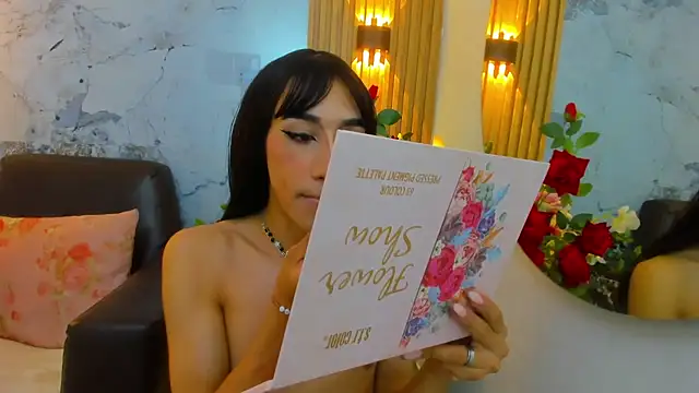 Nayla Monroee online show from November 15, 8:13 pm