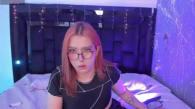 JanneBlossom  online show from December 19, 9:50 pm