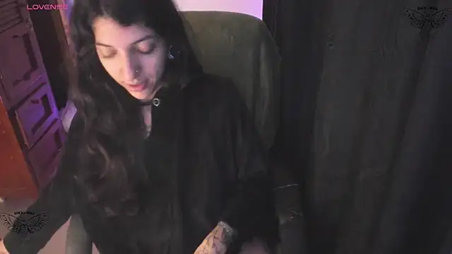 ghostwomaan online show from March 5, 10:12 am