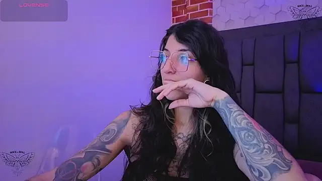 ghostwomaan online show from February 17, 12:02 pm