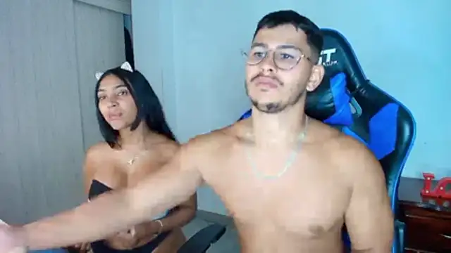 sophia and alex online show from November 21, 11:59 pm