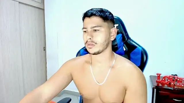 sophia and alex online show from November 24, 3:28 am