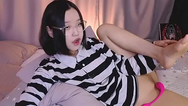 dreamSuaa online show from February 26, 9:42 am