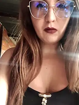 Snapshot of Alyah_1-2 chatting on November 19, 8:09 pm Alyah 1-2 online show from November 19, 8:09 pm