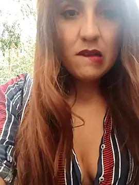 Snapshot of Alyah_1-2 chatting on November 21, 5:12 pm Alyah 1-2 online show from November 21, 5:12 pm