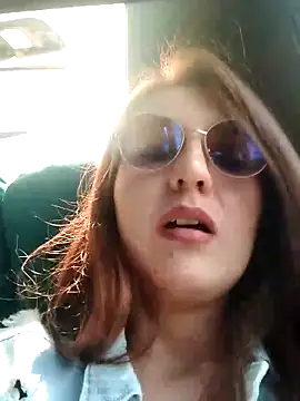 Snapshot of Alyah_1-2 chatting on November 5, 3:04 pm Alyah 1-2 online show from November 5, 3:04 pm