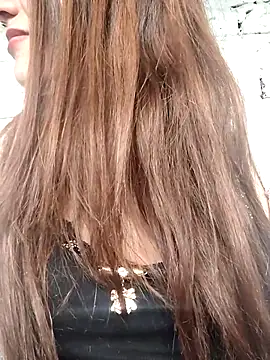 Snapshot of Alyah_1-2 chatting on December 3, 8:19 pm Alyah 1-2 online show from December 3, 8:19 pm