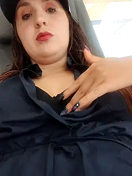 Snapshot of Alyah_1-2 chatting on November 30, 5:14 pm Alyah 1-2 online show from November 30, 5:14 pm