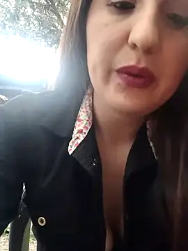 Snapshot of Alyah_1-2 chatting on November 1, 8:36 pm Alyah 1-2 online show from November 1, 8:36 pm