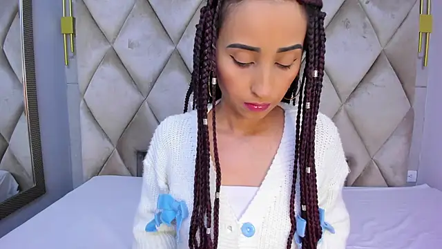 violett rabbit  online show from March 20, 8:21 pm