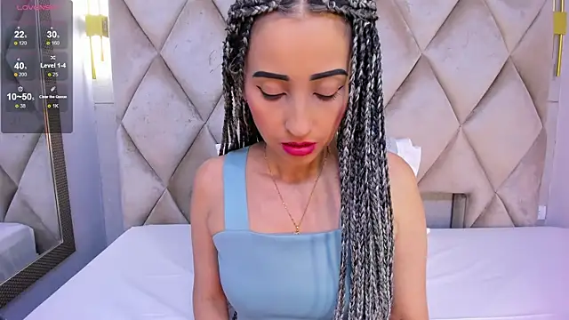 violett rabbit  online show from November 21, 8:30 pm