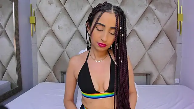 violett rabbit  online show from March 5, 8:05 pm