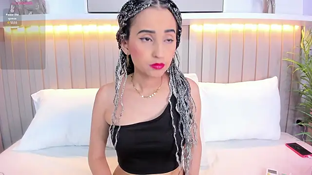 Snapshot of violett_rabbit_ chatting on November 6, 8:24 pm violett rabbit online show from November 6, 8:24 pm