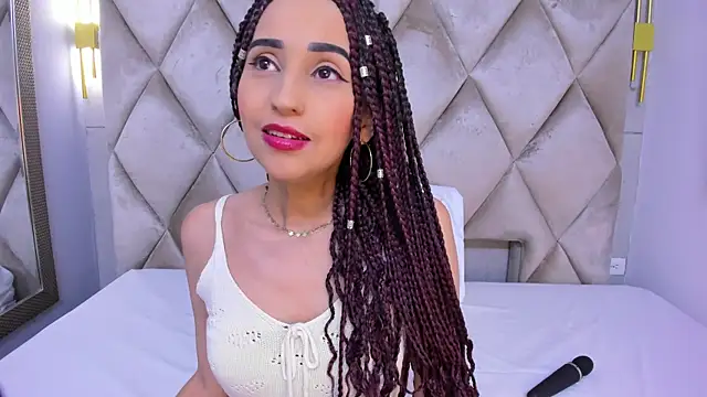 violett rabbit  online show from February 6, 8:05 pm