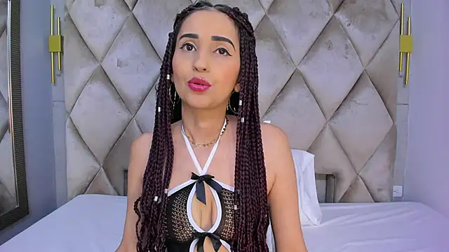 violett rabbit  online show from March 24, 8:20 pm