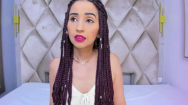 violett rabbit  online show from April 8, 8:21 pm