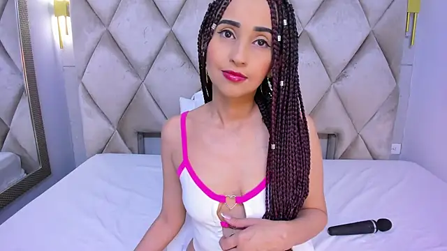 violett rabbit  online show from February 5, 8:15 pm