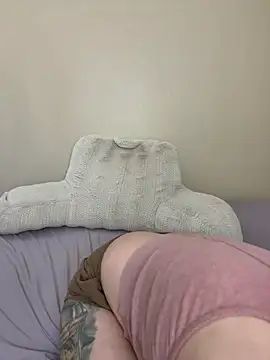 CreamedKitten online show from July 17, 3:31 pm