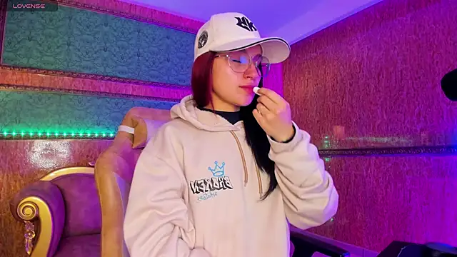 Ale sweety  online show from December 3, 12:37 pm