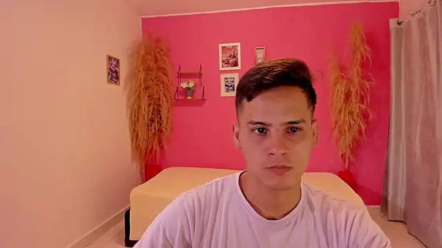 elmasmas01 online show from November 5, 4:43 pm