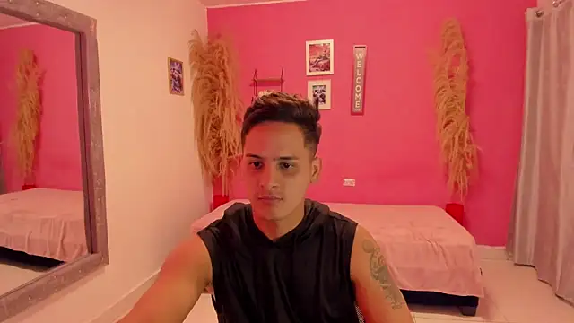 elmasmas01 online show from December 2, 12:00 am