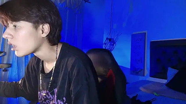 Ghost  Girl  online show from November 5, 4:15 am