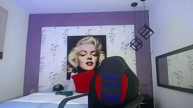 Ghost  Girl  online show from December 2, 7:48 pm